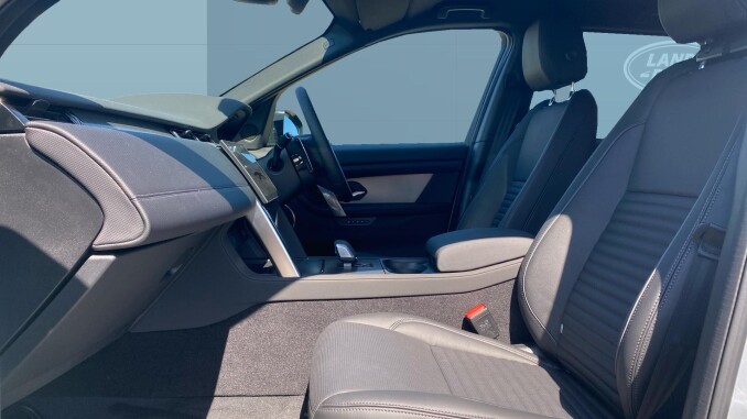 Land Rover Discovery Sport 1.5 P270e Landmark 5dr Auto [5 Seat] Station Wagon - Image 3